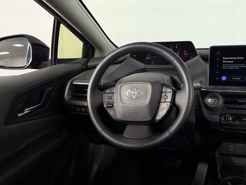 Used 2024 Toyota Prius XLE FWD image 13