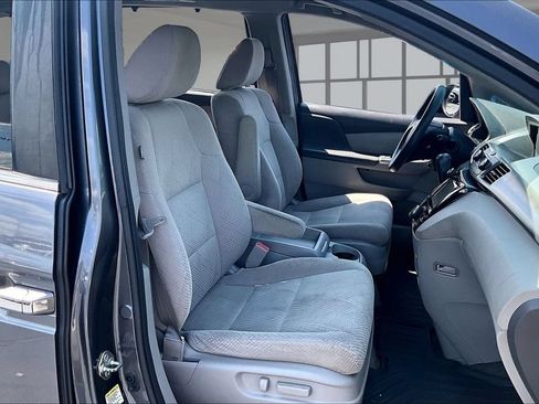 Used 2016 Honda Odyssey SE image 6