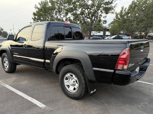 Used 2014 Toyota Tacoma 4x4 Access Cab w/ Convenience Package image 4