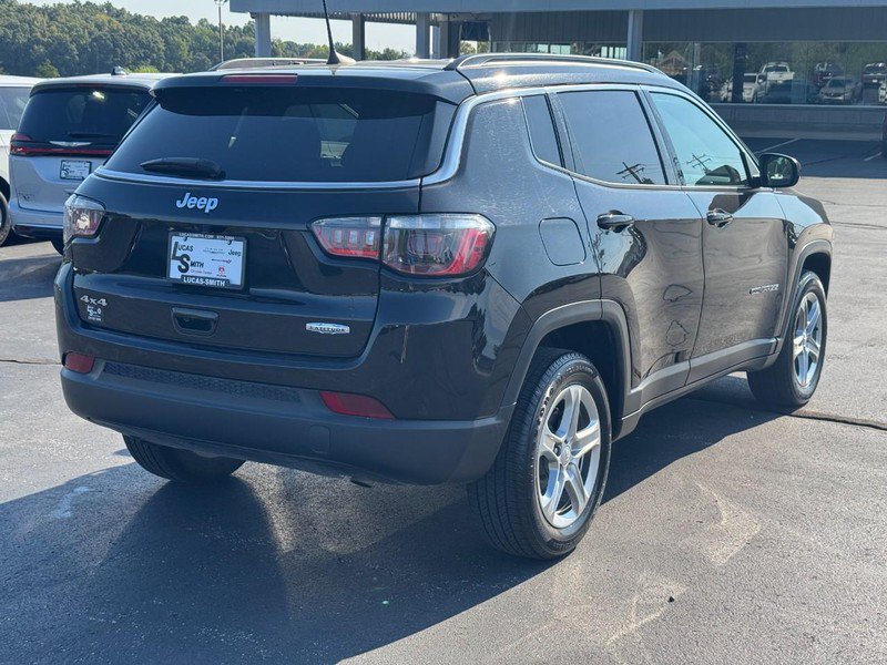 Used 2024 Jeep Compass Latitude AWD/4WD image 3