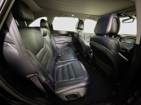 Used 2016 Kia Sorento SX image 27