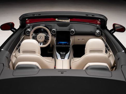 Used 2022 Mercedes-Benz SL 55 AMG 4MATIC w/ Driver Assistance Package image 76