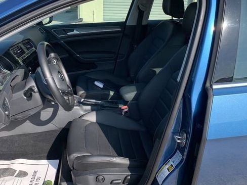 Used 2018 Volkswagen Golf Alltrack SE image 16