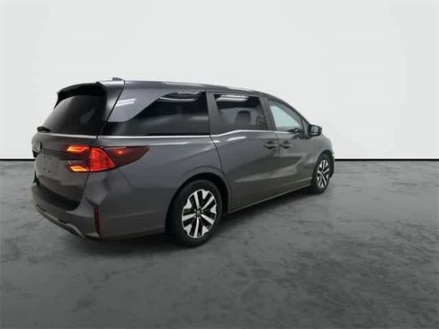 Certified 2025 Honda Odyssey EX-L image 4