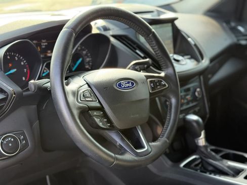 Used 2017 Ford Escape Titanium FWD image 33