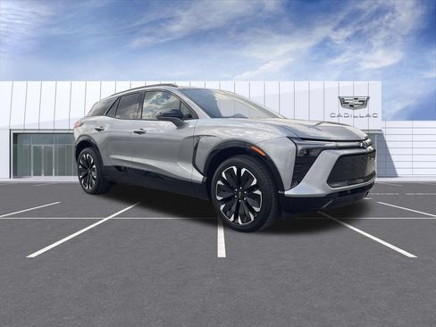 Used 2025 Chevrolet Blazer EV RS AWD/4WD image 2