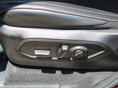 Used 2025 Jeep Grand Cherokee Altitude RWD image 24