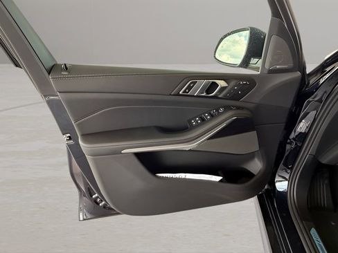 Used 2026 BMW X7 xDrive40i w/ M Sport Package image 16
