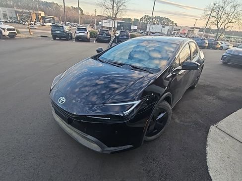 Used 2023 Toyota Prius LE image 5