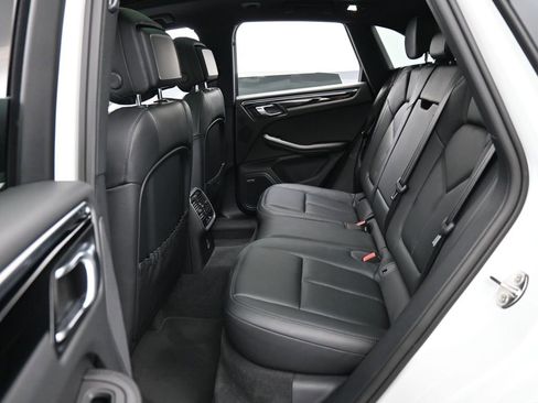 Certified 2025 Porsche Macan image 25