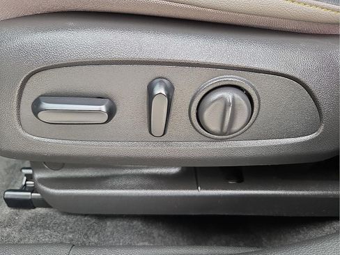 Used 2024 Chevrolet Trax ACTIV w/ Sunroof Package image 15