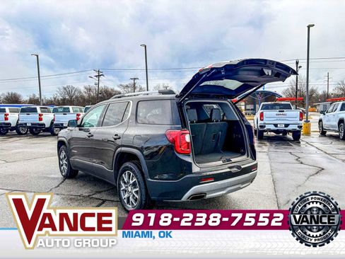 Used 2023 GMC Acadia SLT AWD/4WD image 17