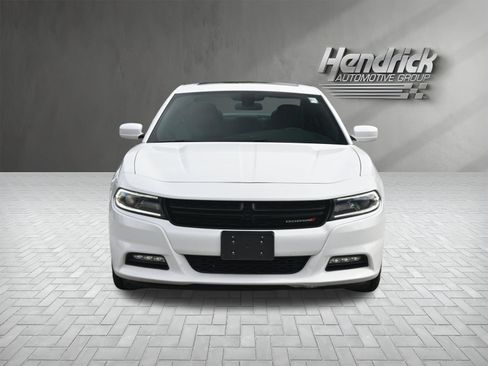 Used 2019 Dodge Charger SXT w/ Driver Confidence Group RWD image 3