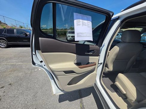 Used 2019 GMC Acadia Denali w/ Technology Package AWD/4WD image 12