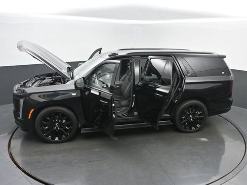 Certified 2026 Cadillac Escalade Platinum Sport w/ LPO, ONYX Package AWD/4WD image 63