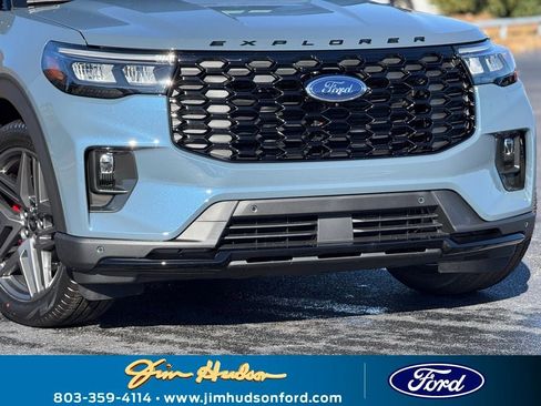 New 2026 Ford Explorer ST-Line w/ ST-Line Street Pack image 4