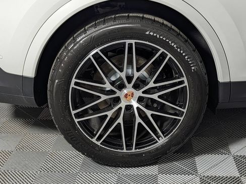 New 2026 Porsche Cayenne Coupe AWD/4WD image 13