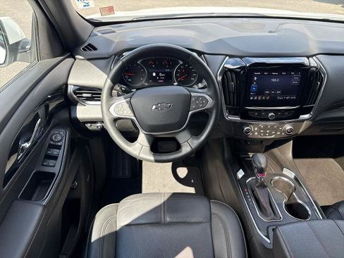 Used 2023 Chevrolet Traverse RS AWD/4WD image 17