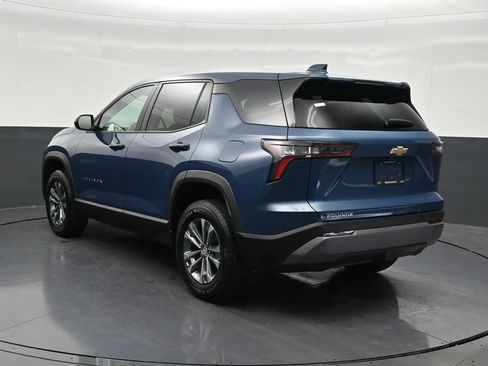 Used 2025 Chevrolet Equinox LT FWD image 3