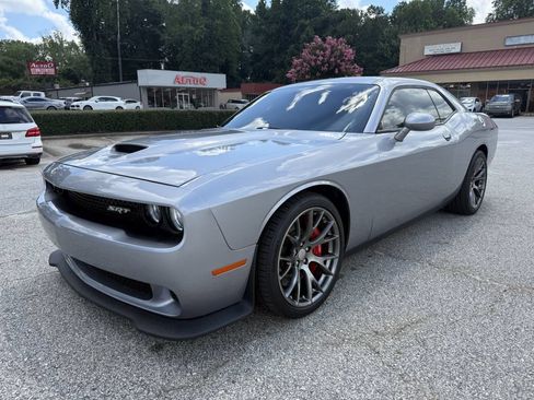 Used 2015 Dodge Challenger SRT w/ Technology Group RWD image 3