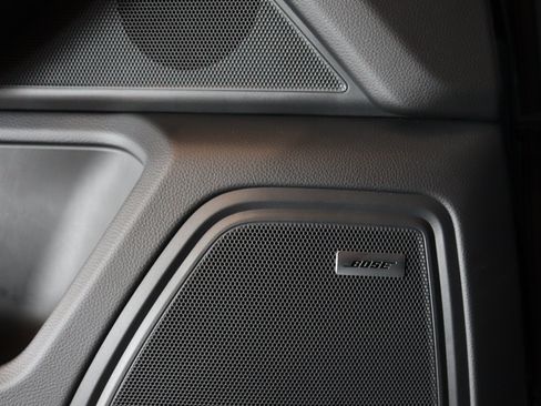 Used 2026 Porsche Macan AWD/4WD image 23