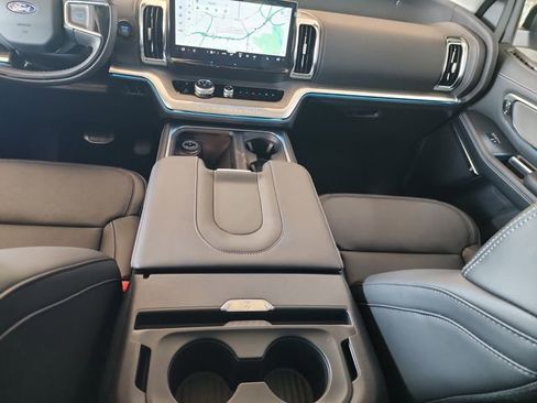 New 2025 Ford Expedition Platinum w/ Driver's Package image 20