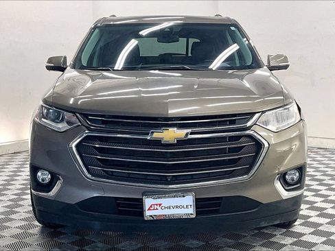 Used 2020 Chevrolet Traverse LT w/ LT Premium Package FWD image 2