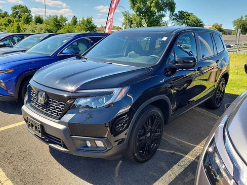Used 2021 Honda Passport Sport image 3