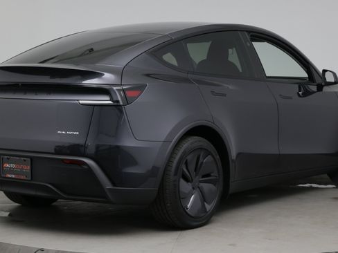 Used 2026 Tesla Model Y AWD image 8