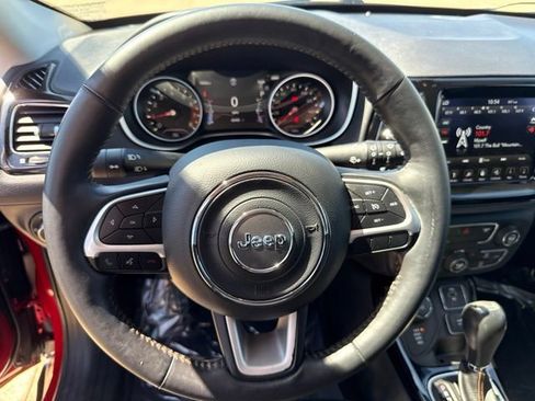 Used 2018 Jeep Compass Limited w/ Navigation Group AWD/4WD image 19