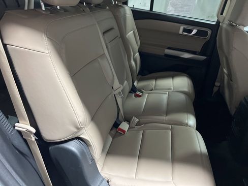 Used 2024 Ford Explorer XLT w/ Equipment Group 202A image 11