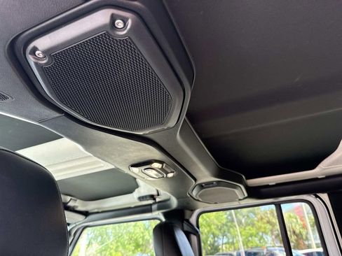 Used 2022 Jeep Wrangler Unlimited Rubicon w/ LED Lighting Group image 19