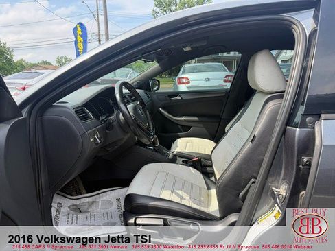 Used 2016 Volkswagen Jetta Sport FWD image 10