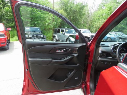 Used 2022 Chevrolet Traverse High Country image 10