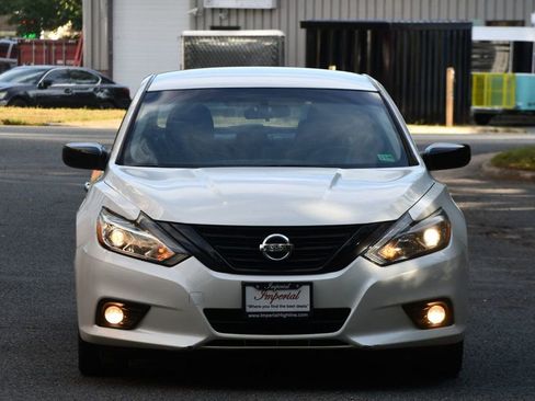 Used 2018 Nissan Altima 2.5 SR w/ SR Midnight Edition image 2