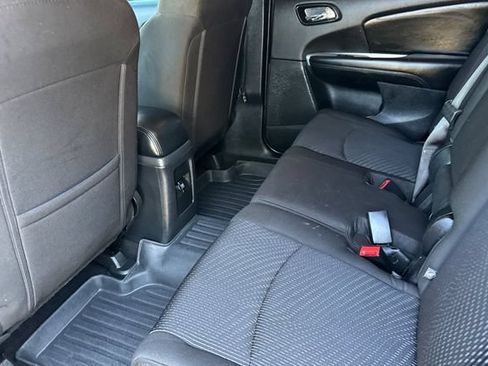 Used 2019 Dodge Journey SE w/ Blacktop Package FWD image 14