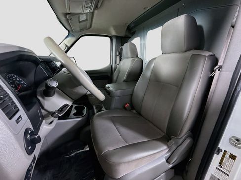 Used 2020 Nissan NV 2500 SV RWD image 22