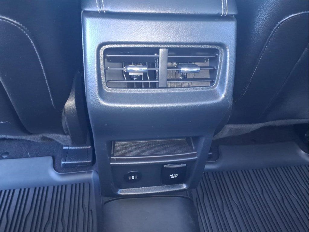 Used 2023 Ford Edge Titanium AWD/4WD image 15