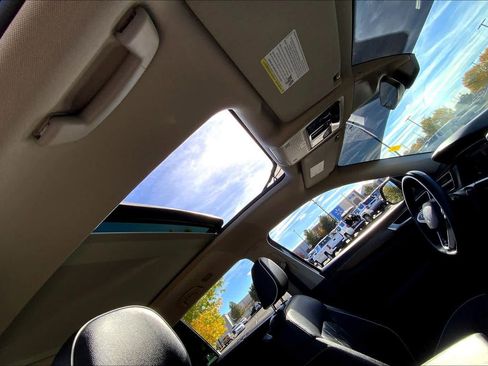 Used 2024 Volkswagen Atlas SEL Premium R-Line image 13