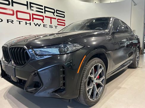 Used 2024 BMW X6 xDrive40i w/ M Sport Professional Package AWD/4WD image 2
