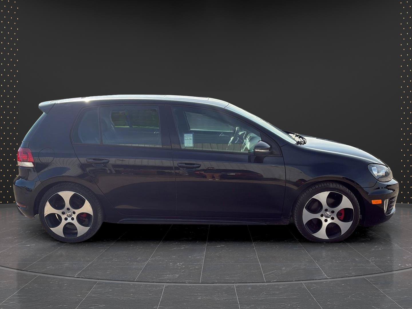 Used 2011 Volkswagen Golf 4-Door FWD image 6