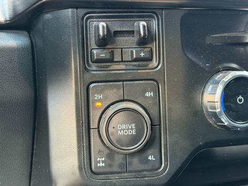 Used 2024 Ford F250 Lariat w/ Lariat Ultimate Package AWD/4WD image 31