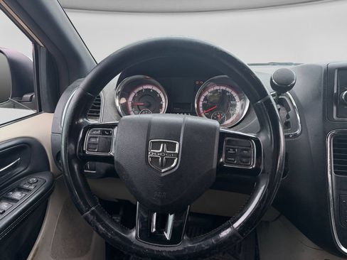 Used 2015 Dodge Grand Caravan SE FWD image 15