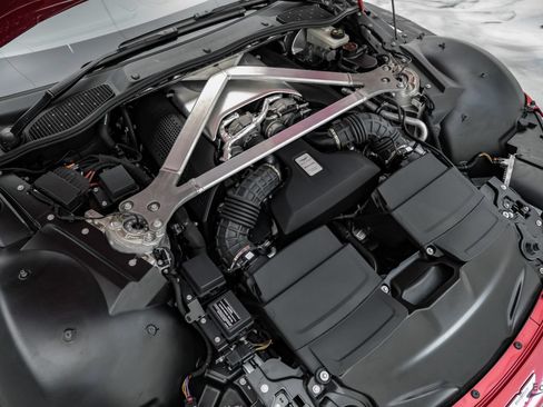Used 2019 Aston Martin V8 Vantage Coupe RWD image 96