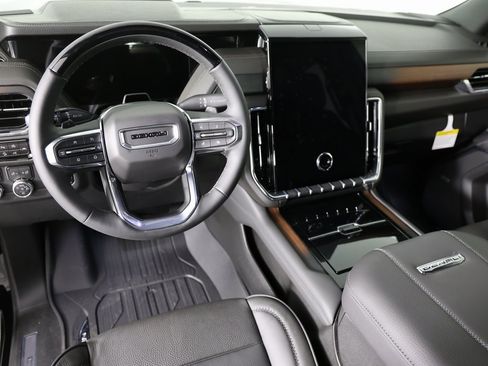 New 2026 GMC Yukon Denali w/ Advanced Technology Package image 13