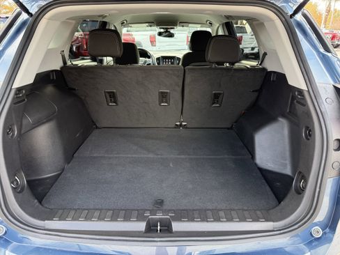 Used 2024 GMC Terrain SLE w/ Driver Convenience Package image 30