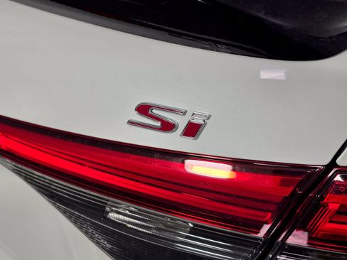 Used 2024 Honda Civic Si image 11