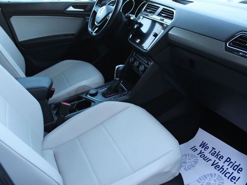 Used 2019 Volkswagen Tiguan SE AWD/4WD image 17