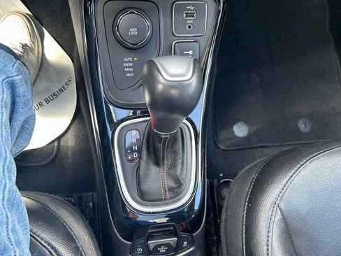 Used 2018 Jeep Compass Limited w/ Navigation Group AWD/4WD image 28