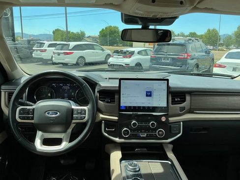 Used 2024 Ford Expedition Limited AWD/4WD image 27